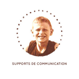 Supports de communication, affiches, flyers, cartes de visite, communication par l'objet, goodies, vitrophanies